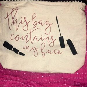 Women’s Makeup Bag new without tags so cute